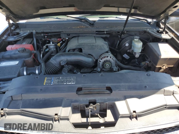 2007 Chevrolet Suburban LTZ with VIN 3GNFC16J27G211284, listed as a Copart auction lot 56581835 with 186,515 mi miles and Salvage title. Bid and sale history available at DreamBid. Image 12.