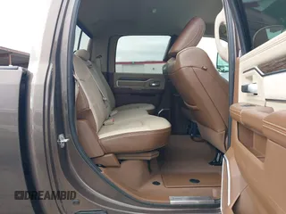 2020 Ram 2500 Laramie z VIN 3C6UR5FL5LG249102, wystawiony jako IAAI lot #41414195 z przebiegiem 42 044 mil mil oraz . Historia ofert i sprzedaży dostępna na DreamBid. Obrazek 8.