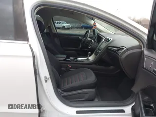 2014 Ford Fusion SE with VIN 3FA6P0HR3ER128514, listed as a IAAI auction lot 41579517 with 160,872 mi miles. Bid and sale history available at carsss.com. Image 5.
