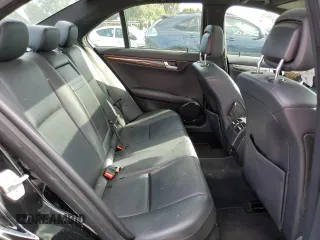 2008 Mercedes-Benz C 350 Sport z VIN WDDGF56X88R031136, wystawiony jako Copart lot #51961865 z przebiegiem 143 661 mil mil oraz Szkoda całkowita • Salvage title. Historia ofert i sprzedaży dostępna na DreamBid. Obrazek 10.