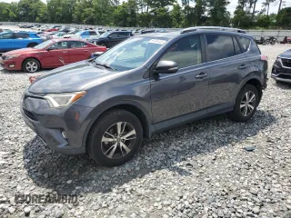 2018 Toyota RAV4 XLE z VIN JTMWFREV6JJ749625, wystawiony jako Copart lot #58494645 z przebiegiem 136 378 mil mil oraz Szkoda całkowita • Salvage title. Historia ofert i sprzedaży dostępna na DreamBid. Obrazek 1.