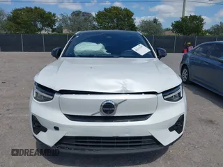 2024 Volvo C40 Plus z VIN YV4ER3GL0R2104189, wystawiony jako IAAI lot #42113357 z przebiegiem 8 686 mil mil oraz . Historia ofert i sprzedaży dostępna na DreamBid. Obrazek 12.