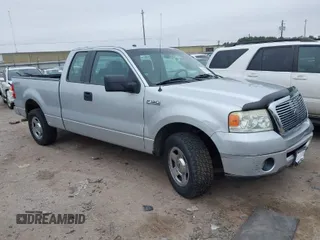 2007 Ford F-150 STX with VIN 1FTRX12W27FA79916, listed as a IAAI auction lot 41581837 with 209,945 mi miles. Bid and sale history available at carsss.com. Image 1.