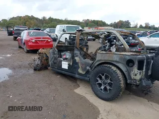 2018 Jeep Wrangler Unlimited Rubicon с VIN 1C4HJXFG2JW239609, выставлен на аукционе IAAI как лот 40743181 с пробегом Не указан миль и . История ставок и продаж доступна на DreamBid. Изображение 3.