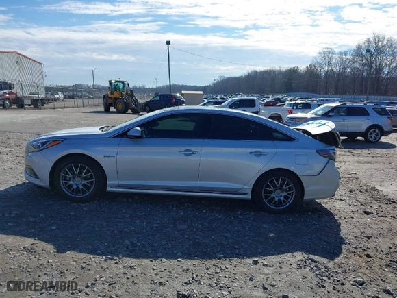 2016 Hyundai Sonata Hybrid Limited with VIN KMHE34L10GA018216, listed as a IAAI auction lot 41281991 with 129,429 mi miles. Bid and sale history available at carsss.com. Image 14.