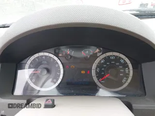 2010 Ford Escape XLT z VIN 1FMCU0D79AKC48435, wystawiony jako IAAI lot #42230904 z przebiegiem 137 530 mil mil oraz . Historia ofert i sprzedaży dostępna na DreamBid. Obrazek 7.