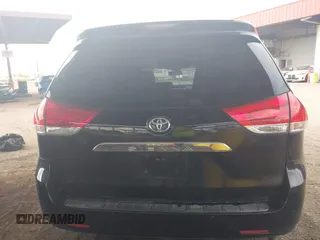 2014 Toyota Sienna XLE with VIN 5TDYK3DC0ES518522, listed as a IAAI auction lot 42025124 with 1 mi miles. Bid and sale history available at carsss.com. Image 16.
