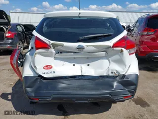 2018 Nissan Kicks SV with VIN 3N1CP5CU1JL505380, listed as a IAAI auction lot 40267581 with 80,705 mi miles. Bid and sale history available at carsss.com. Image 16.