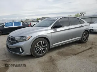 2023 Volkswagen Jetta Sport z VIN 3VWBM7BU8PM055306, wystawiony jako Copart lot #50166215 z przebiegiem 16 894 mil mil oraz Szkoda całkowita • Salvage title. Historia ofert i sprzedaży dostępna na DreamBid. Obrazek 1.