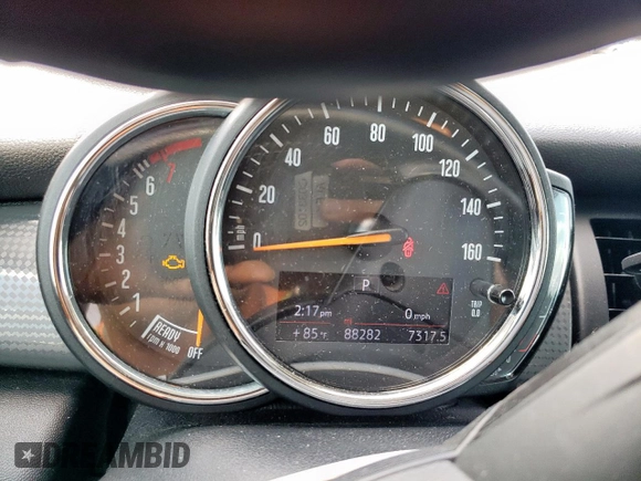 2018 MINI Hardtop Cooper with VIN WMWXP5C53J2G63387, listed as a Copart auction lot 58477465 with 88,282 mi miles and Salvage title. Bid and sale history available at DreamBid. Image 9.