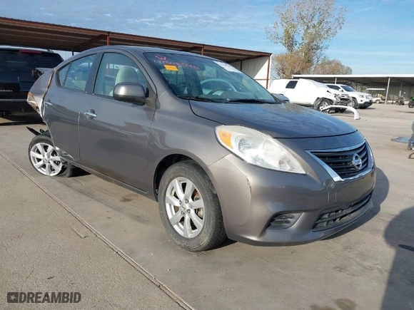 2014 Nissan Versa SV with VIN 3N1CN7AP4EL832666, listed as a IAAI auction lot 41308540 with 136,468 mi miles. Bid and sale history available at carsss.com. Image 1.