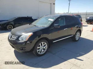 2013 Nissan Rogue SL z VIN JN8AS5MV4DW643086, wystawiony jako Copart lot #55736225 z przebiegiem 141 910 mil mil oraz Czysty tytuł • Clean title. Historia ofert i sprzedaży dostępna na DreamBid. Obrazek 1.
