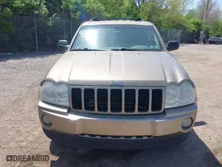 2005 Jeep Grand Cherokee Laredo with VIN 1J4HR48N25C507255, listed as a IAAI auction lot 42105073 with 176,349 mi miles. Bid and sale history available at carsss.com. Image 6.