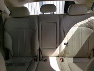 2017 Bentley Bentayga W12 z VIN SJAAC2ZV9HC015680, wystawiony jako Copart lot #46197784 z przebiegiem Nie podano mil oraz . Historia ofert i sprzedaży dostępna na DreamBid. Obrazek 10.