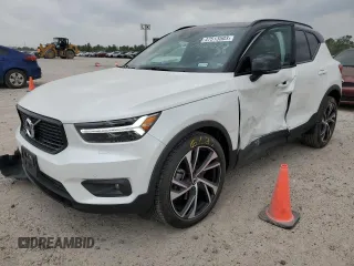 2022 Volvo XC40 R-Design z VIN YV4AC2HM9N2657130, wystawiony jako Copart lot #47513503 z przebiegiem 11 558 mil mil oraz . Historia ofert i sprzedaży dostępna na DreamBid. Obrazek 1.