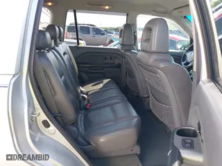 2004 Honda Pilot EX with VIN 2HKYF18684H602542, listed as a IAAI auction lot 42116418 with 240,737 mi miles. Bid and sale history available at carsss.com. Image 8.