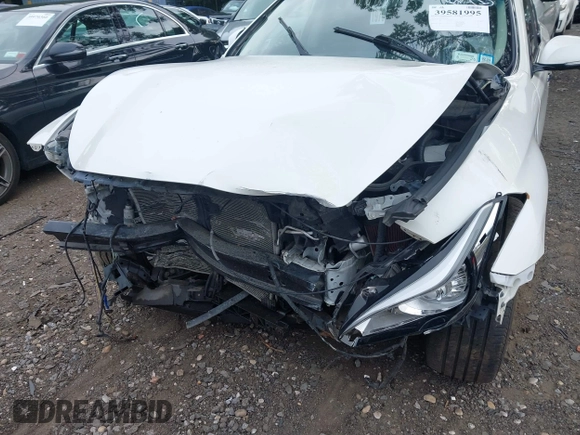 2016 Infiniti Q70 with VIN JN1BY1AR3GM270723, listed as a IAAI auction lot 40029163 with 80,411 mi miles. Bid and sale history available at carsss.com. Image 6.