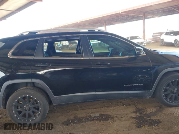 2019 Jeep Cherokee Latitude Plus z VIN 1C4PJLLB2KD420090, wystawiony jako IAAI lot #42094704 z przebiegiem 81 545 mil mil oraz . Historia ofert i sprzedaży dostępna na DreamBid. Obrazek 13.