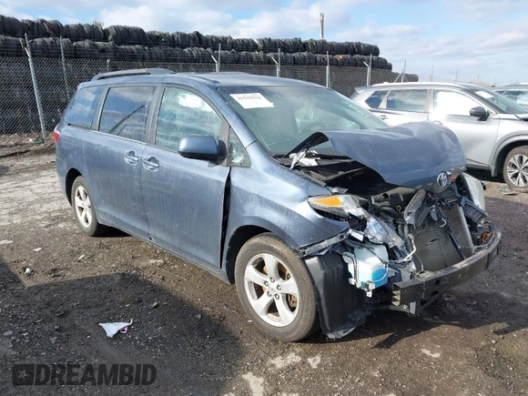 2016 Toyota Sienna LE AAS with VIN 5TDKK3DCXGS734130, listed as a IAAI auction lot 41519212 with 88,137 mi miles. Bid and sale history available at carsss.com. Image 1.