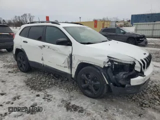 2017 Jeep Cherokee Sport z VIN 1C4PJLAS1HW667195, wystawiony jako Copart lot #42612245 z przebiegiem 129 108 mil mil oraz Szkoda całkowita • Salvage title. Historia ofert i sprzedaży dostępna na DreamBid. Obrazek 4.