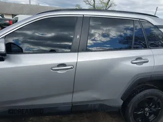 2022 Toyota RAV4 XLE z VIN 2T3P1RFV2NC316877, wystawiony jako IAAI lot #41981282 z przebiegiem 42 955 mil mil oraz . Historia ofert i sprzedaży dostępna na DreamBid. Obrazek 15.