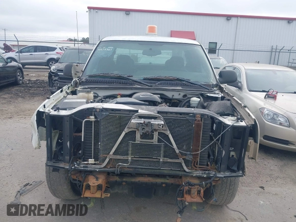 2005 Chevrolet Silverado 1500 with VIN 1GCEK19V65E152928, listed as a IAAI auction lot 41485115 with 165,560 mi miles. Bid and sale history available at carsss.com. Image 12.