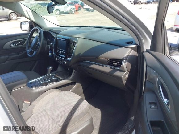 2018 Chevrolet Traverse LS with VIN 1GNERFKW7JJ107758, listed as a IAAI auction lot 41948191 with 91,032 mi miles. Bid and sale history available at carsss.com. Image 5.