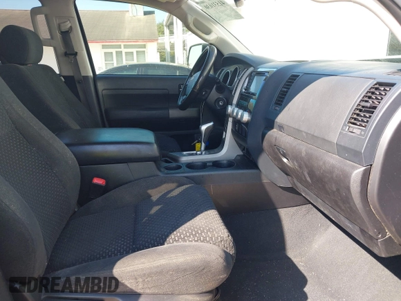 2013 Toyota Tundra z VIN 5TFDY5F16DX292418, wystawiony jako IAAI lot #41531030 z przebiegiem 236 555 mil mil oraz . Historia ofert i sprzedaży dostępna na DreamBid. Obrazek 5.