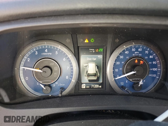 2018 Toyota Sienna XLE with VIN 5TDDZ3DC6JS196196, listed as a Copart auction lot 60103275 with 71,209 mi miles and Salvage title. Bid and sale history available at DreamBid. Image 9.
