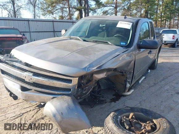 2008 Chevrolet Silverado 1500 1LT with VIN 3GCEC13068G263809, listed as a IAAI auction lot 41251500 with 108,327 mi miles and . Bid and sale history available at DreamBid. Image 6.