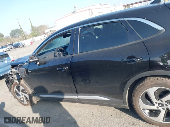 2023 VinFast VF 8 Eco с VIN RLLV1AEB9PH003158, выставлен на аукционе IAAI как лот 41615030 с пробегом 8 711 миль миль и . История ставок и продаж доступна на DreamBid. Изображение 14.