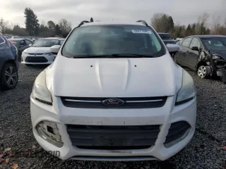 2014 Ford Escape SE with VIN 1FMCU0GX5EUB63677, listed as a Copart auction lot 88471095 with Not Provided miles and Salvage Title. Bid and sale history available at carsss.com. Image 5.