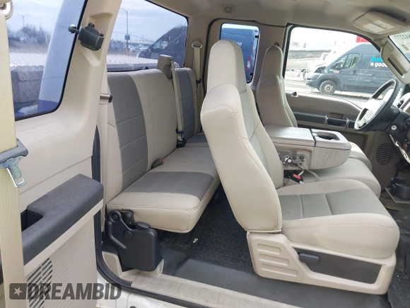 2008 Ford Super Duty F-250 SRW XL with VIN 1FTNX20568EE42238, listed as a IAAI auction lot 41842277 with 180,699 mi miles. Bid and sale history available at carsss.com. Image 8.