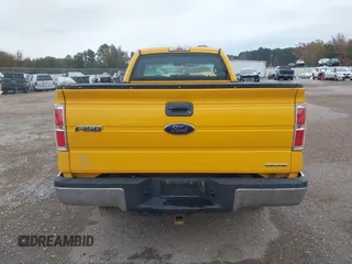 2013 Ford F-150 XL z VIN 1FTPF1CF1DKF06904, wystawiony jako IAAI lot #40567012 z przebiegiem Nie podano mil oraz . Historia ofert i sprzedaży dostępna na DreamBid. Obrazek 17.