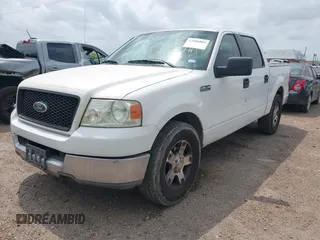 2004 Ford F-150 XLT with VIN 1FTPW12534KD74981, listed as a IAAI auction lot 42086802 with 323,592 mi miles. Bid and sale history available at carsss.com. Image 2.