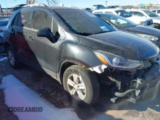 2021 Chevrolet Trax LT with VIN KL7CJLSB0MB311803, listed as a IAAI auction lot 41448860 with 85,425 mi miles. Bid and sale history available at carsss.com. Image 1.