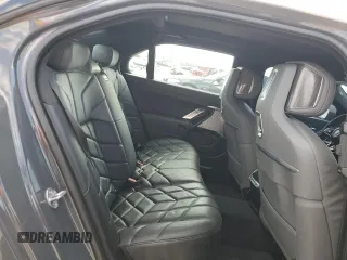 2023 BMW 7 Series 760i xDrive z VIN WBA33EJ08PCN66400, wystawiony jako Copart lot #44705455 z przebiegiem Nie podano mil oraz Nie do naprawy • Non repairable. Historia ofert i sprzedaży dostępna na DreamBid. Obrazek 11.