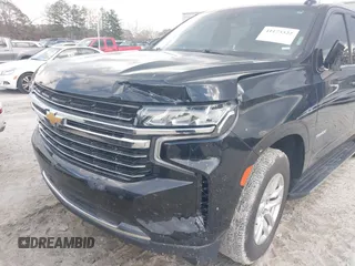 2021 Chevrolet Tahoe LT z VIN 1GNSCNKD8MR248213, wystawiony jako IAAI lot #41173322 z przebiegiem 121 393 mil mil oraz . Historia ofert i sprzedaży dostępna na DreamBid. Obrazek 6.