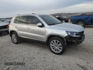 2012 Volkswagen Tiguan LE z VIN WVGAV7AX7CW520378, wystawiony jako Copart lot #86388514 z przebiegiem 95 653 mil mil oraz Czysty tytuł • Clean title. Historia ofert i sprzedaży dostępna na DreamBid. Obrazek 4.