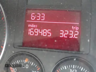 2006 Volkswagen Jetta 2.5L z VIN 3VWSF71K06M798437, wystawiony jako IAAI lot #42559453 z przebiegiem 169 485 mil mil oraz . Historia ofert i sprzedaży dostępna na DreamBid. Obrazek 16.