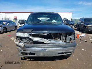 2002 Chevrolet Suburban Z71 with VIN 3GNFK16Z32G202949, listed as a IAAI auction lot 41637140 with 277,161 mi miles. Bid and sale history available at carsss.com. Image 13.