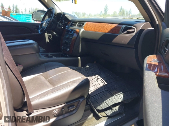 2007 Chevrolet Avalanche 3LT z VIN 3GNFK123X7G214167, wystawiony jako IAAI lot #42356863 z przebiegiem 55 352 mil mil oraz . Historia ofert i sprzedaży dostępna na DreamBid. Obrazek 5.