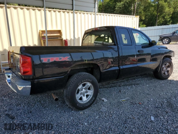 2006 Dodge Dakota SLT z VIN 1D7HE42N36S523634, wystawiony jako Copart lot #62717474 z przebiegiem 72 295 mil mil oraz Szkoda całkowita • Salvage title. Historia ofert i sprzedaży dostępna na DreamBid. Obrazek 3.