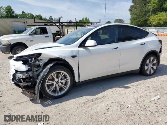 2020 Tesla Model Y Long Range z VIN 5YJYGDEEXLF043910, wystawiony jako Copart lot #54007745 z przebiegiem 102 974 mil mil oraz Szkoda całkowita • Salvage title. Historia ofert i sprzedaży dostępna na DreamBid. Obrazek 1.