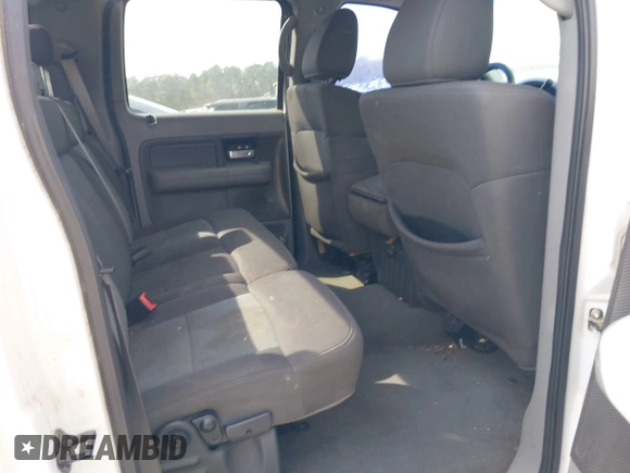2006 Ford F-150 XLT with VIN 1FTRW12W56KA65159, listed as a IAAI auction lot 41913062 with 271,996 mi miles. Bid and sale history available at carsss.com. Image 8.