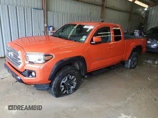 2017 Toyota Tacoma SR5 with VIN 5TFSZ5AN5HX063619, listed as a Copart auction lot 61084235 with 112,980 mi miles and Salvage title. Bid and sale history available at DreamBid. Image 1.