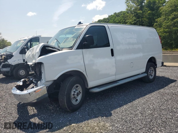 2023 GMC Savana Cargo z VIN 1GTW7AFP3P1215330, wystawiony jako Copart lot #60320685 z przebiegiem Nie podano mil oraz Czysty tytuł • Clean title. Historia ofert i sprzedaży dostępna na DreamBid. Obrazek 1.
