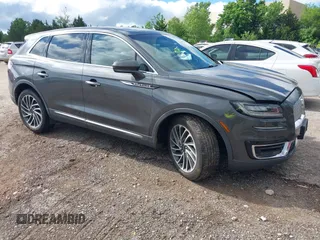 2020 Lincoln Nautilus Reserve z VIN 2LMPJ6K97LBL19067, wystawiony jako IAAI lot #42212587 z przebiegiem Nie podano mil oraz . Historia ofert i sprzedaży dostępna na DreamBid. Obrazek 1.