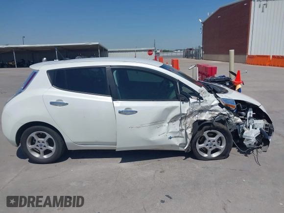 2013 Nissan LEAF SL z VIN 1N4AZ0CP8DC413085, wystawiony jako IAAI lot #42029432 z przebiegiem 62 076 mil mil oraz . Historia ofert i sprzedaży dostępna na DreamBid. Obrazek 13.