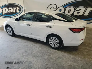 2025 Nissan Sentra S z VIN 3N1AB8BV4SY227080, wystawiony jako Copart lot #57001445 z przebiegiem 10 804 mil mil oraz Czysty tytuł • Clean title. Historia ofert i sprzedaży dostępna na DreamBid. Obrazek 2.